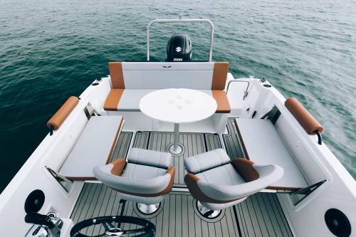 slider 1 Beneteau Flyer 7 SPACEdeck